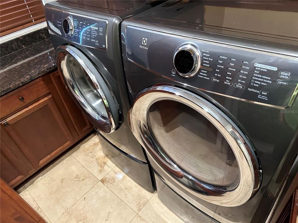 待售: $4,449,000 (5 贝兹, 6 浴室, 4768 平方英尺)