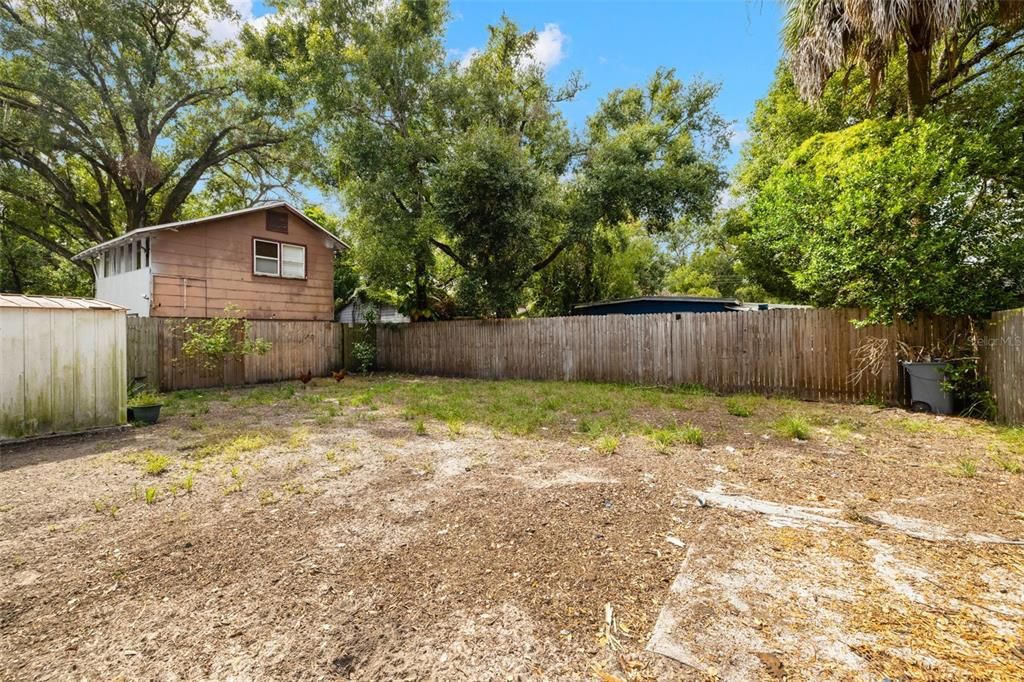 For Sale: $295,000 (2 beds, 2 baths, 910 Square Feet)