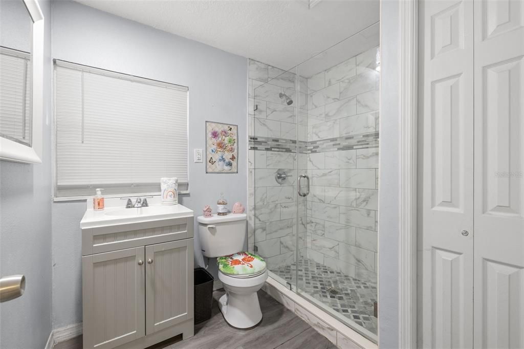 For Sale: $295,000 (2 beds, 2 baths, 910 Square Feet)