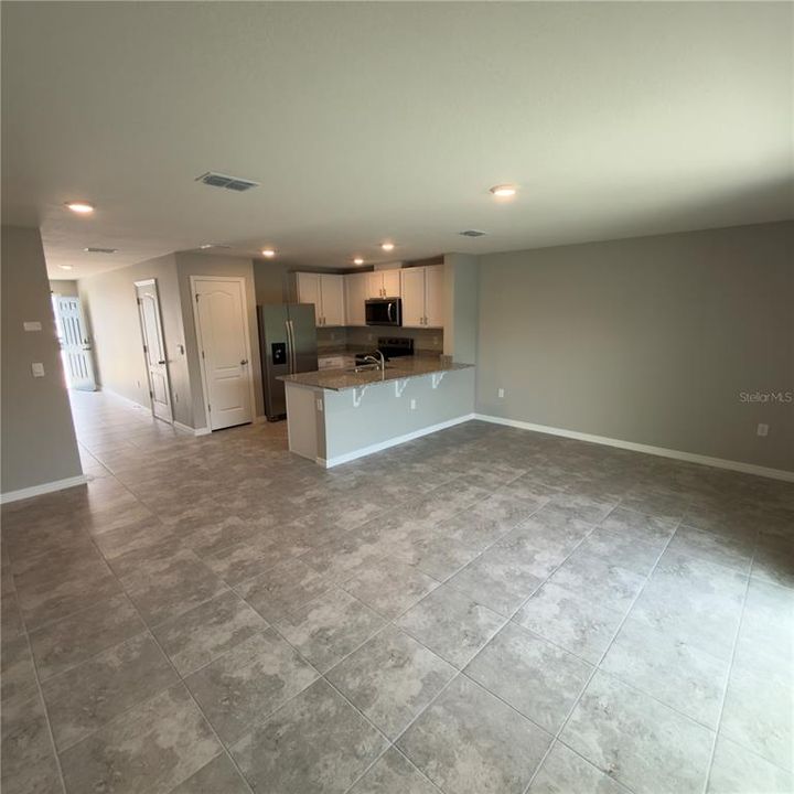 For Rent: $2,100 (3 beds, 2 baths, 1463 Square Feet)