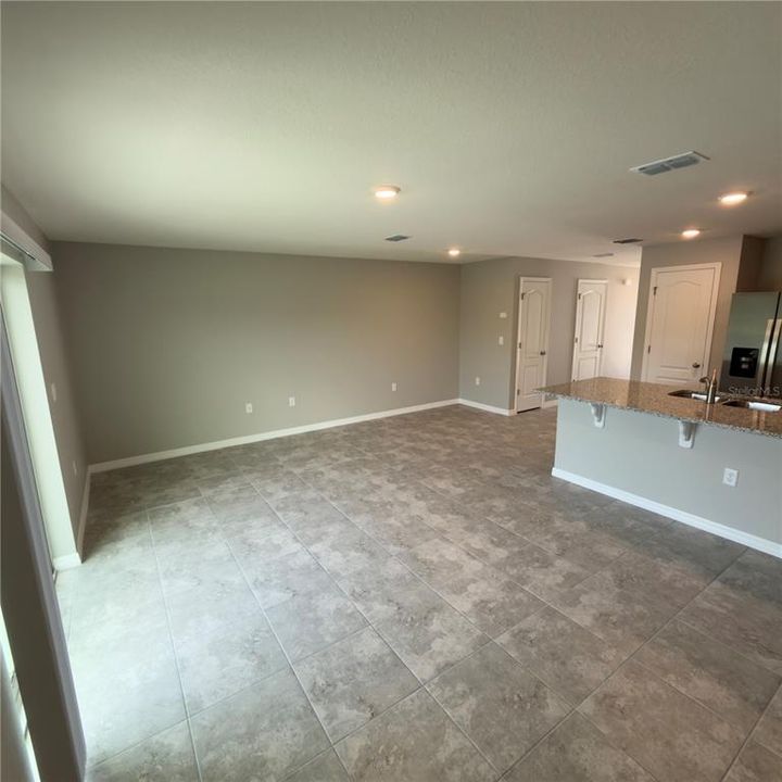 For Rent: $2,100 (3 beds, 2 baths, 1463 Square Feet)