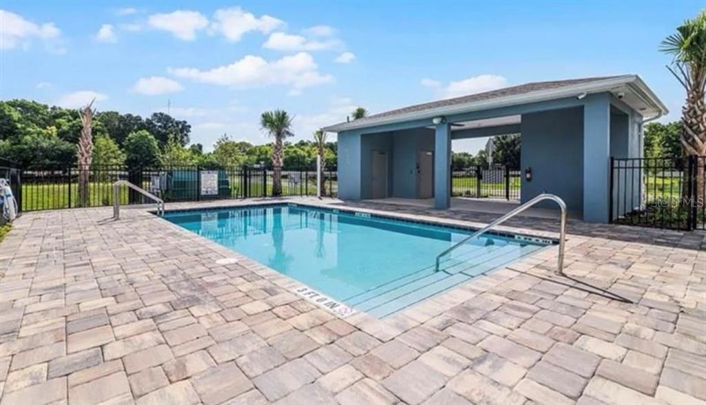 For Rent: $2,100 (3 beds, 2 baths, 1463 Square Feet)