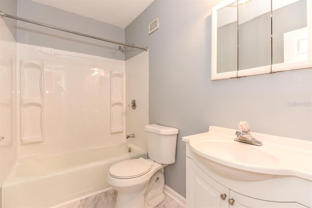 待售: $149,900 (2 贝兹, 1 浴室, 1122 平方英尺)