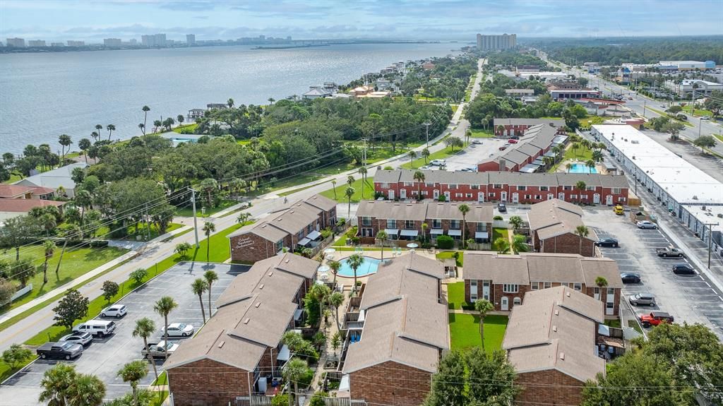 待售: $149,900 (2 贝兹, 1 浴室, 1122 平方英尺)