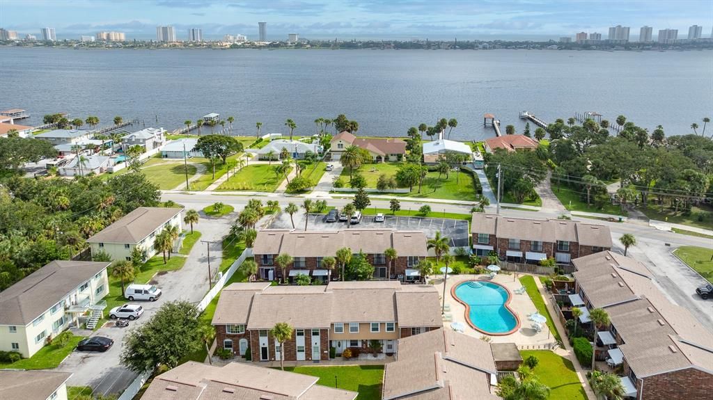 待售: $149,900 (2 贝兹, 1 浴室, 1122 平方英尺)