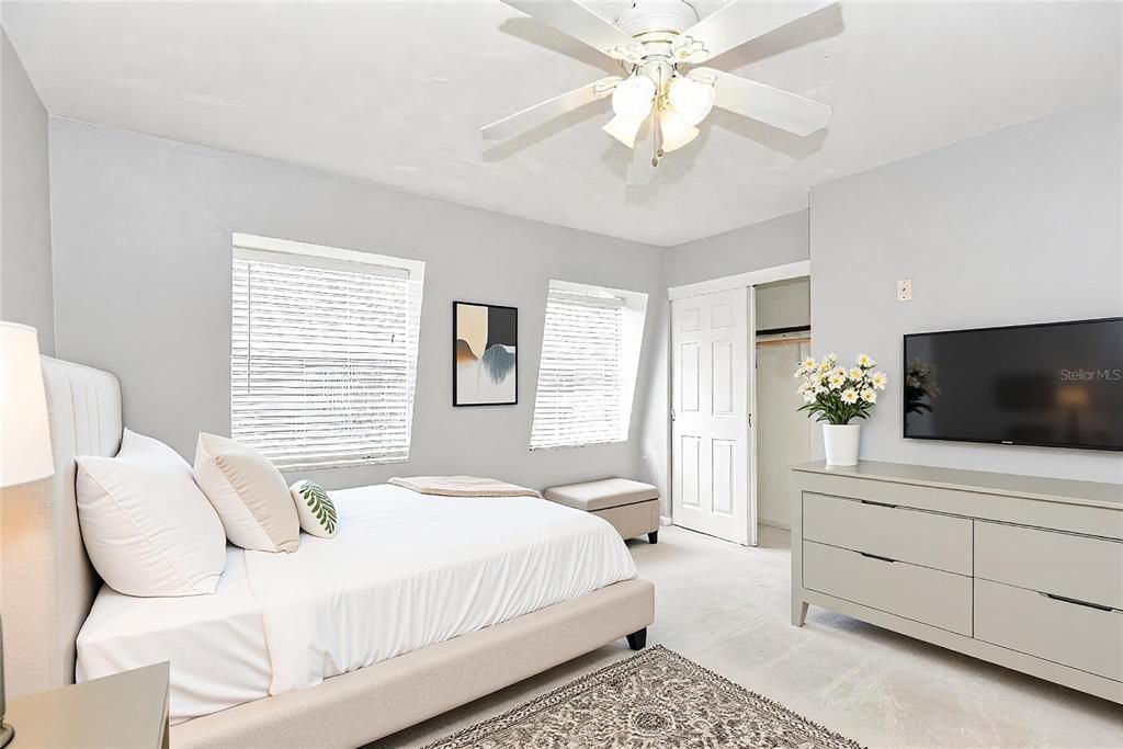 待售: $149,900 (2 贝兹, 1 浴室, 1122 平方英尺)