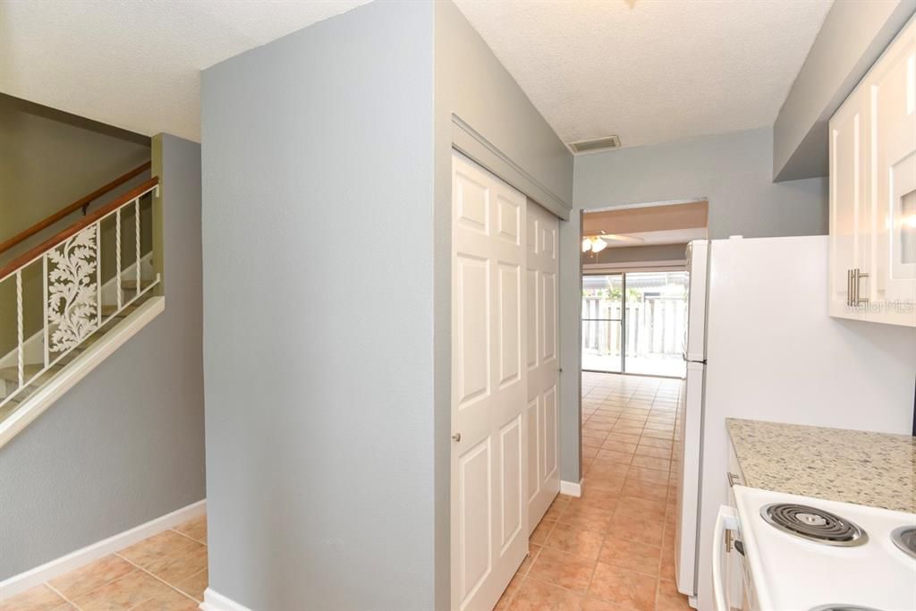 待售: $149,900 (2 贝兹, 1 浴室, 1122 平方英尺)