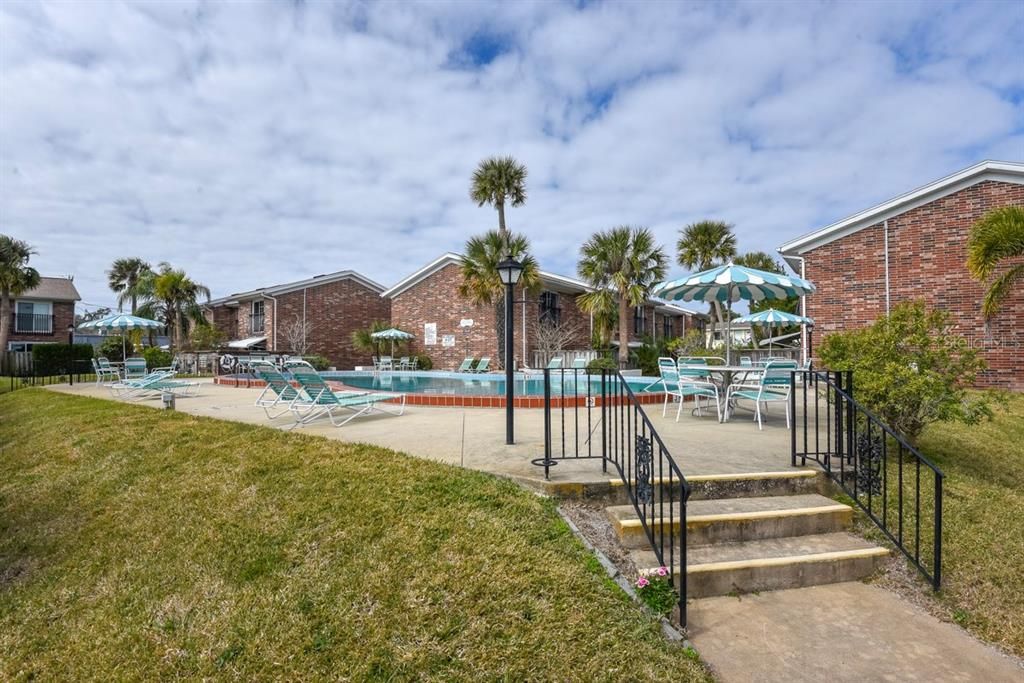 待售: $149,900 (2 贝兹, 1 浴室, 1122 平方英尺)