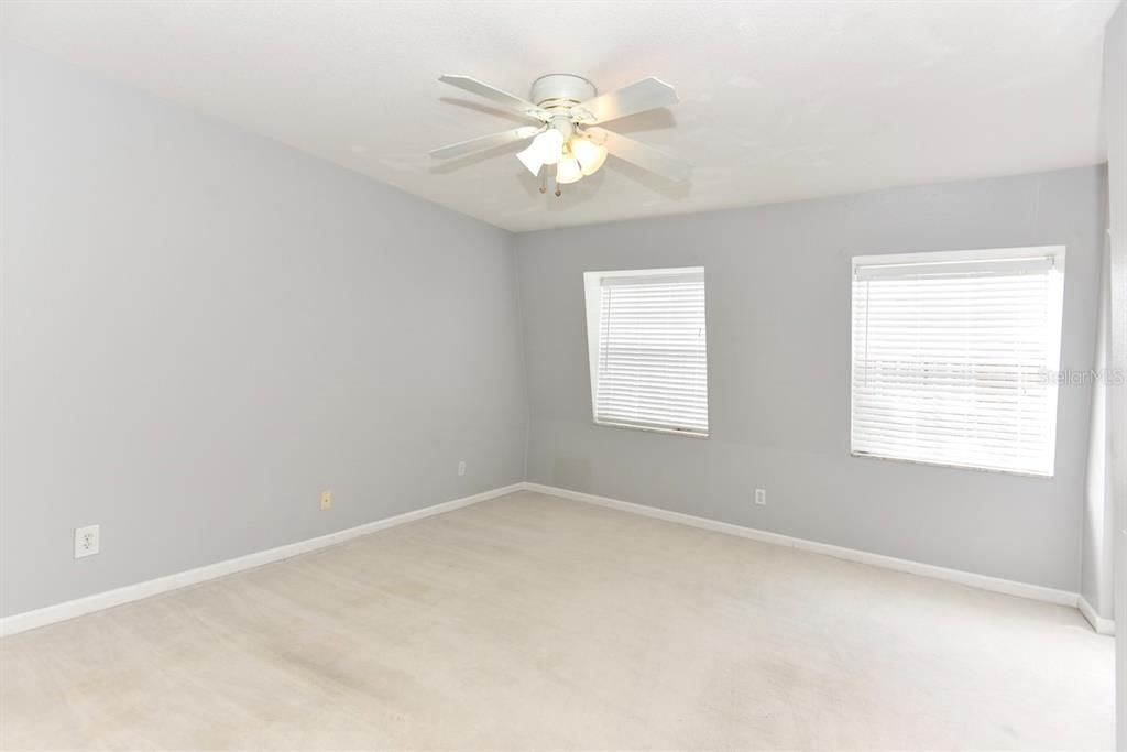 待售: $149,900 (2 贝兹, 1 浴室, 1122 平方英尺)