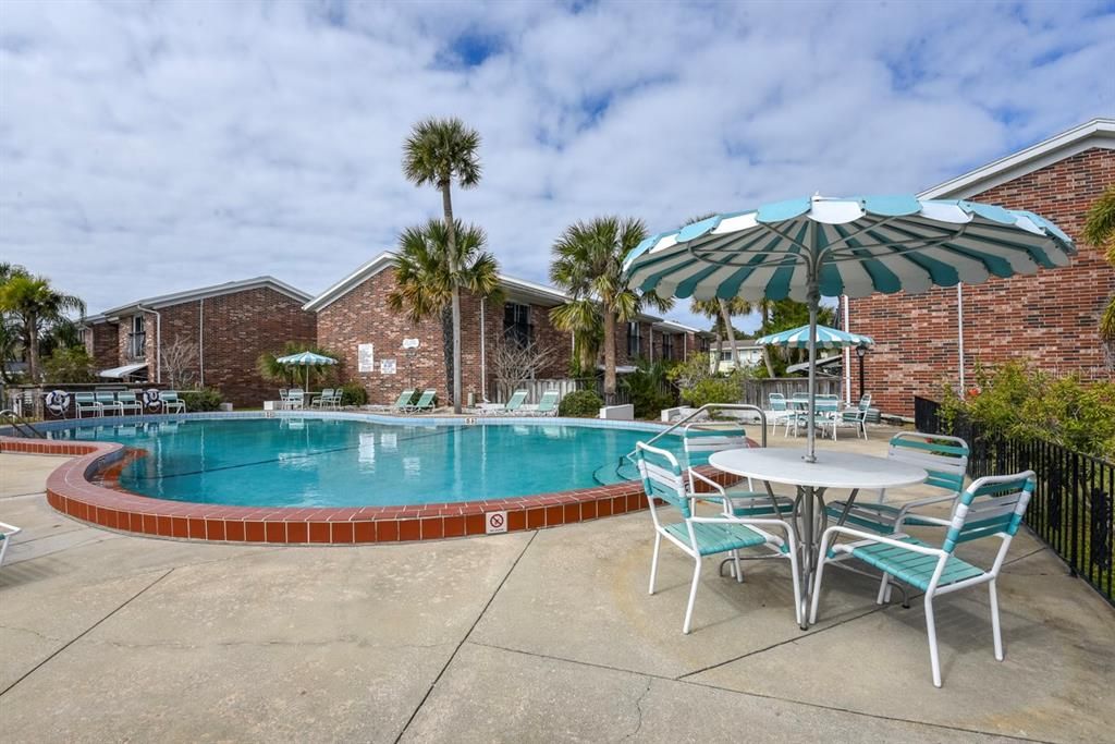 待售: $149,900 (2 贝兹, 1 浴室, 1122 平方英尺)