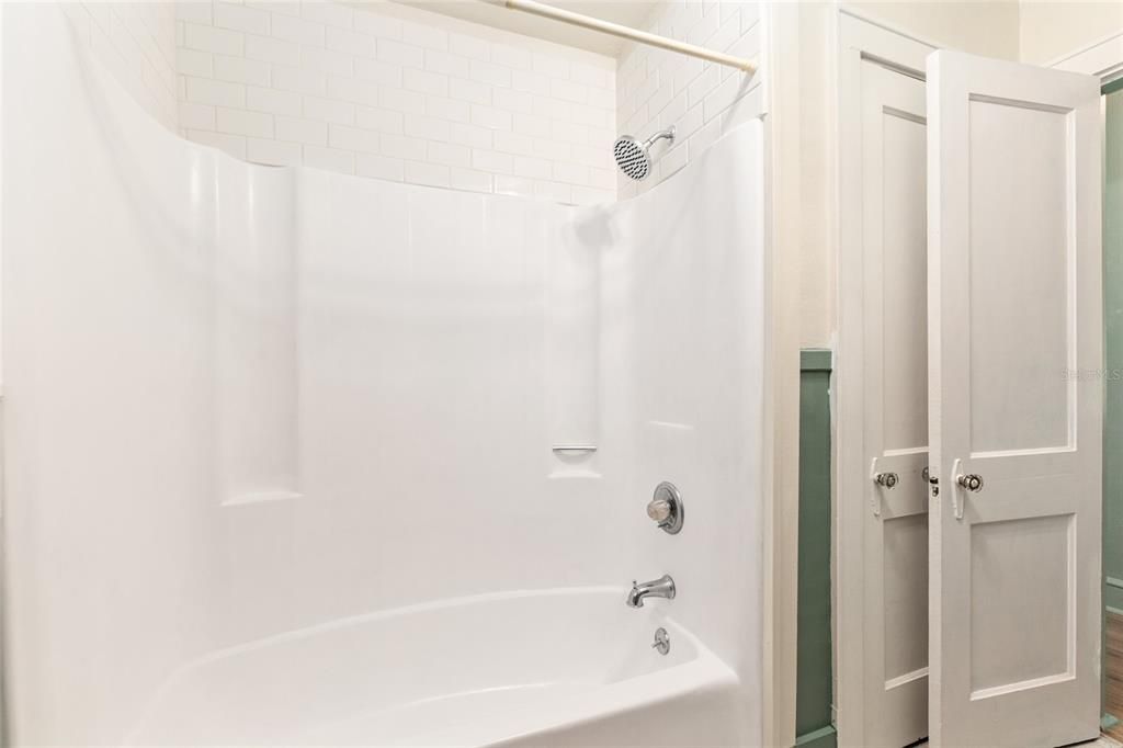 For Sale: $279,000 (3 beds, 2 baths, 2380 Square Feet)