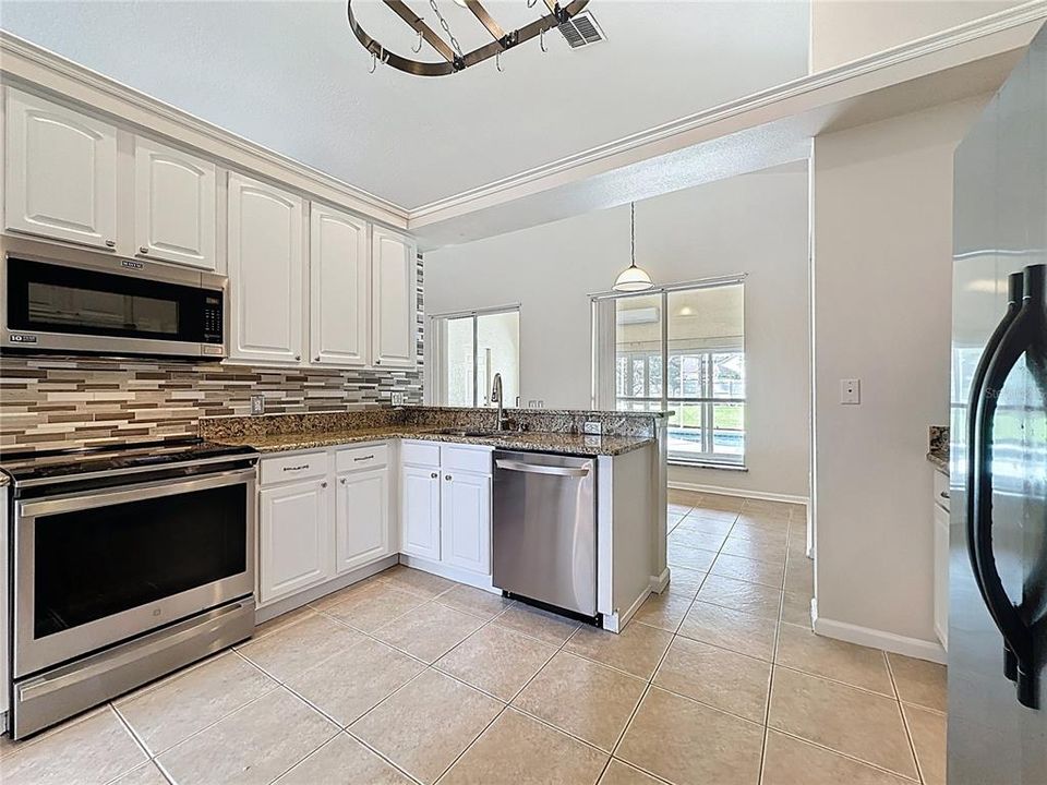 На продажу: $549,800 (3 спален, 2 ванн, 2062 Квадратных фут)