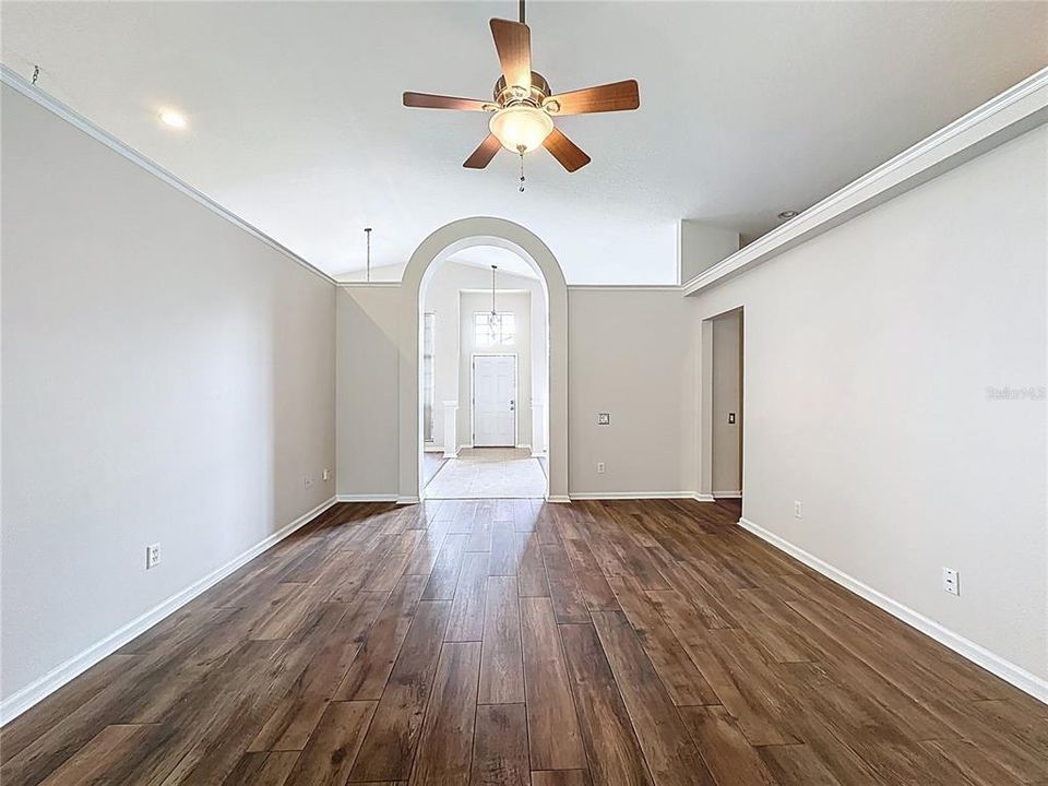 На продажу: $549,800 (3 спален, 2 ванн, 2062 Квадратных фут)