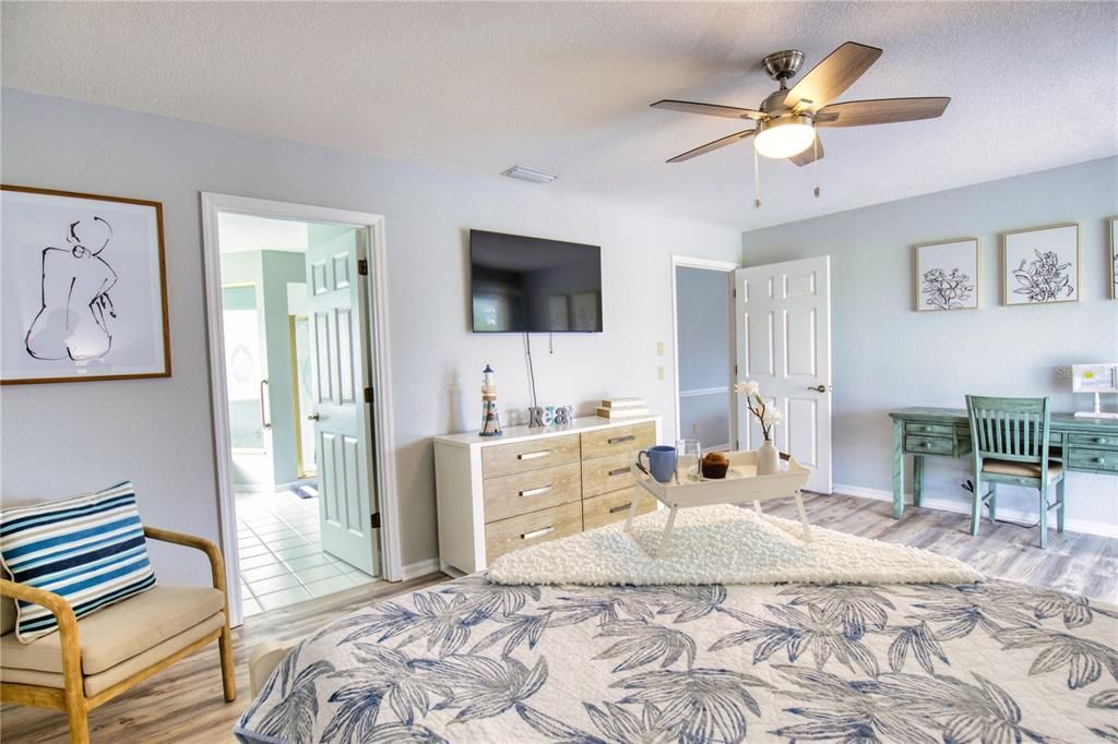 For Rent: $2,700 (3 beds, 2 baths, 2056 Square Feet)