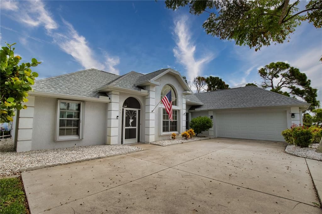 For Rent: $2,700 (3 beds, 2 baths, 2056 Square Feet)