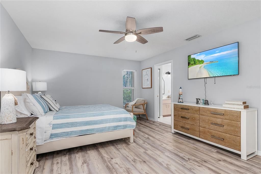 For Rent: $2,700 (3 beds, 2 baths, 2056 Square Feet)