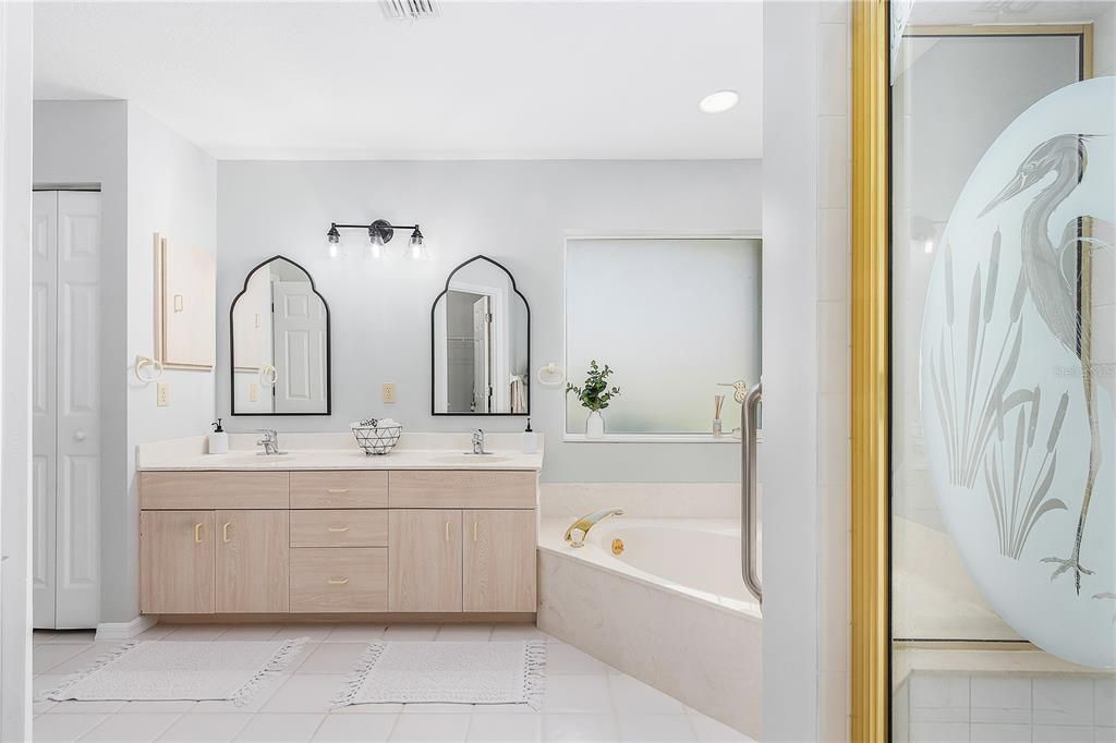 For Rent: $2,700 (3 beds, 2 baths, 2056 Square Feet)