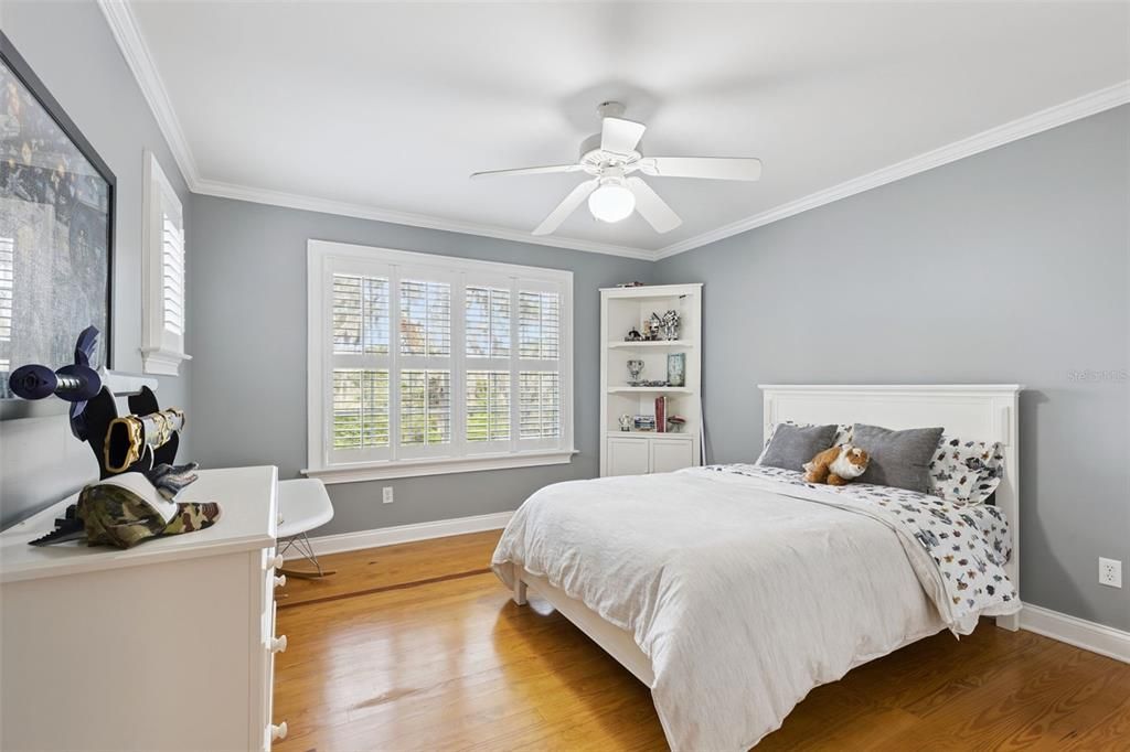 Activo con contrato: $825,000 (5 camas, 3 baños, 3051 Pies cuadrados)