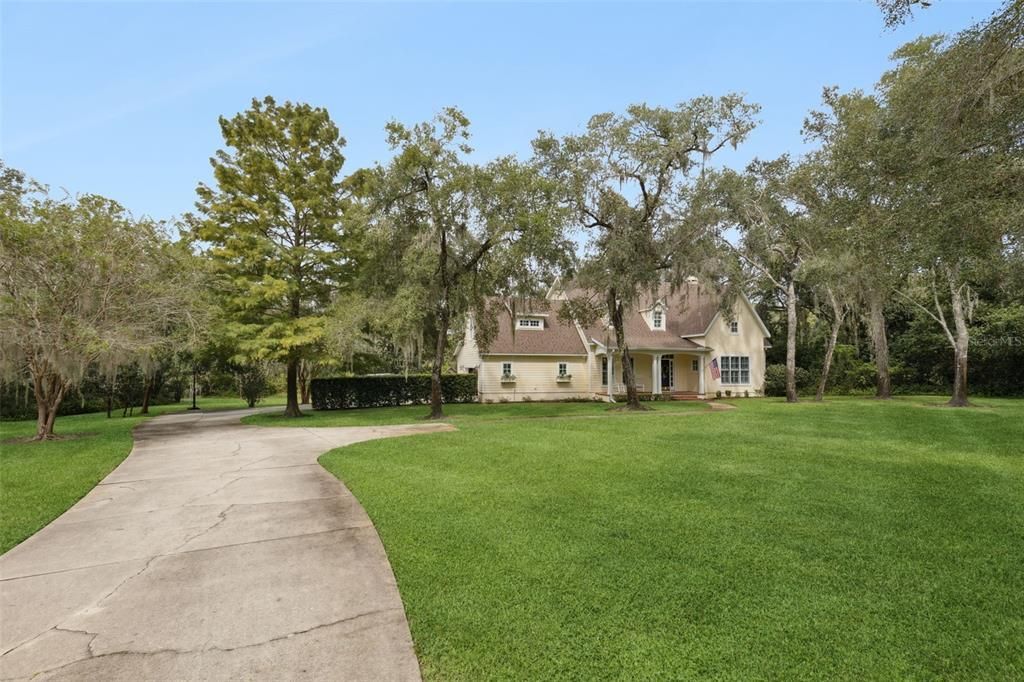 Activo con contrato: $825,000 (5 camas, 3 baños, 3051 Pies cuadrados)