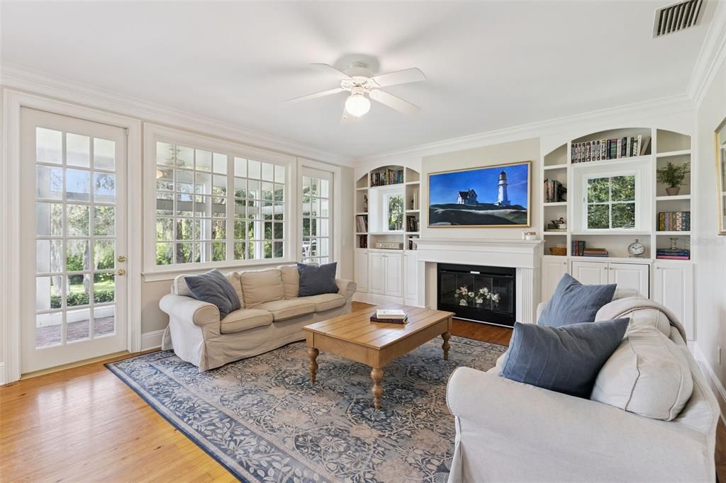 Activo con contrato: $825,000 (5 camas, 3 baños, 3051 Pies cuadrados)