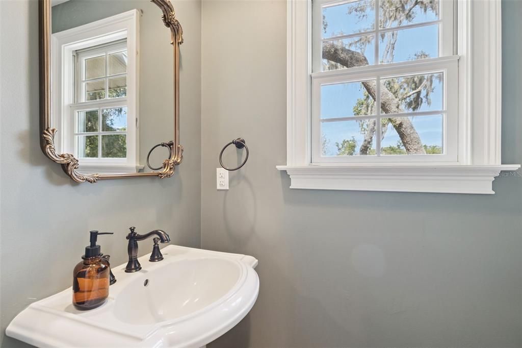 Activo con contrato: $825,000 (5 camas, 3 baños, 3051 Pies cuadrados)