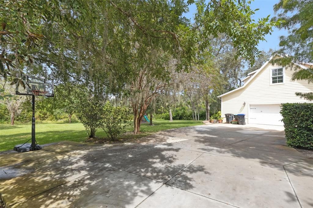 Activo con contrato: $825,000 (5 camas, 3 baños, 3051 Pies cuadrados)