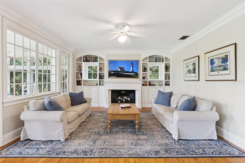 Activo con contrato: $825,000 (5 camas, 3 baños, 3051 Pies cuadrados)