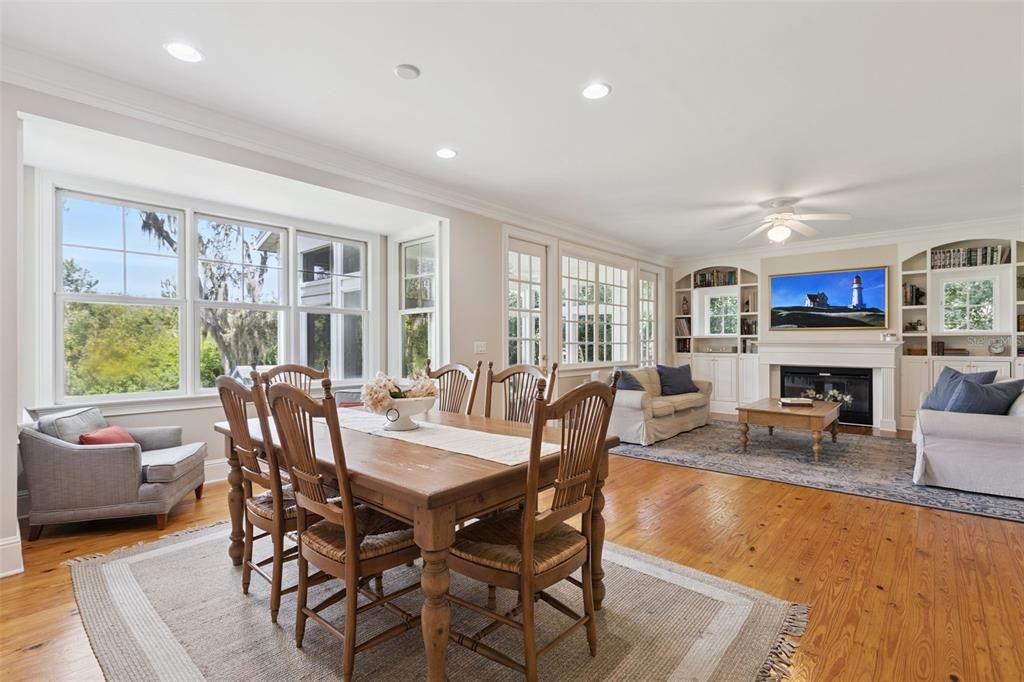 Activo con contrato: $825,000 (5 camas, 3 baños, 3051 Pies cuadrados)