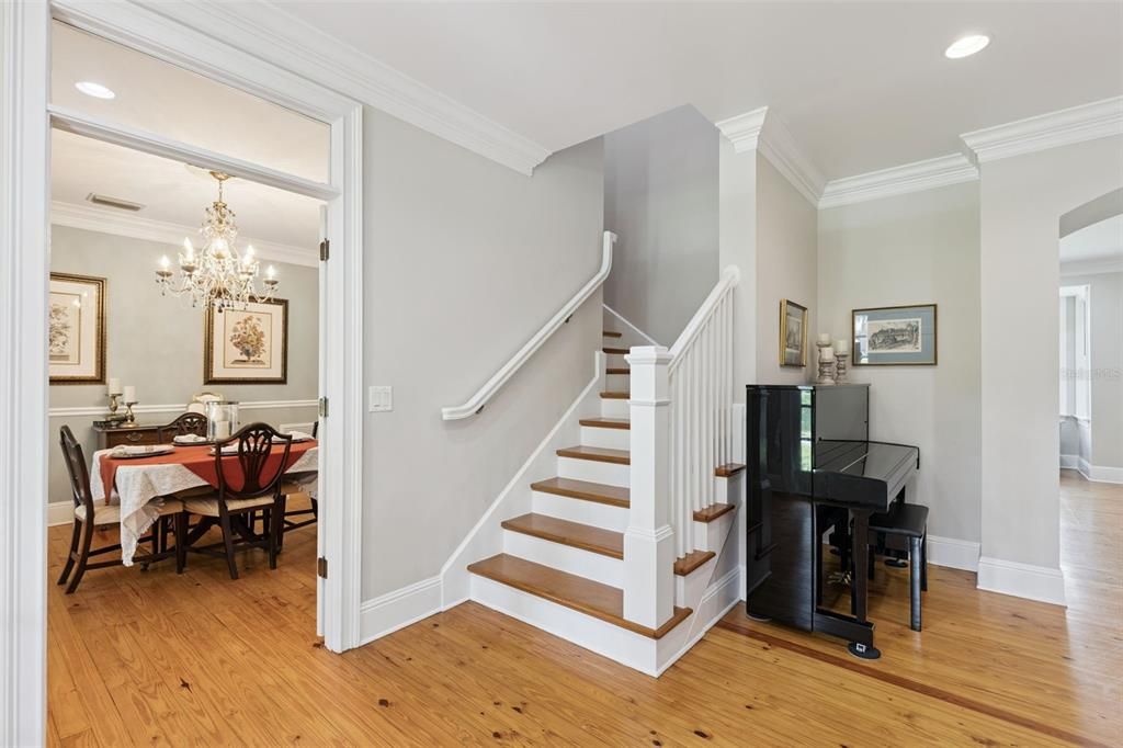 Activo con contrato: $825,000 (5 camas, 3 baños, 3051 Pies cuadrados)