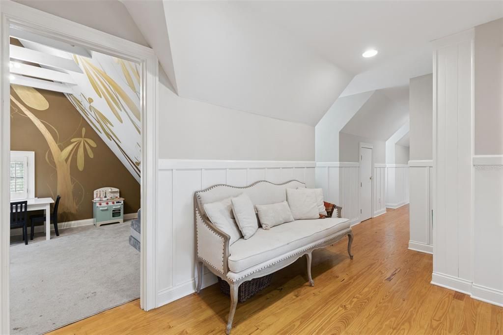 Activo con contrato: $825,000 (5 camas, 3 baños, 3051 Pies cuadrados)