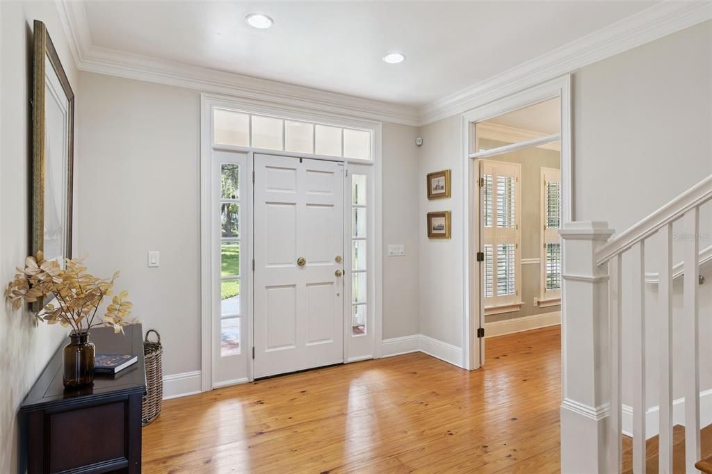 Activo con contrato: $825,000 (5 camas, 3 baños, 3051 Pies cuadrados)