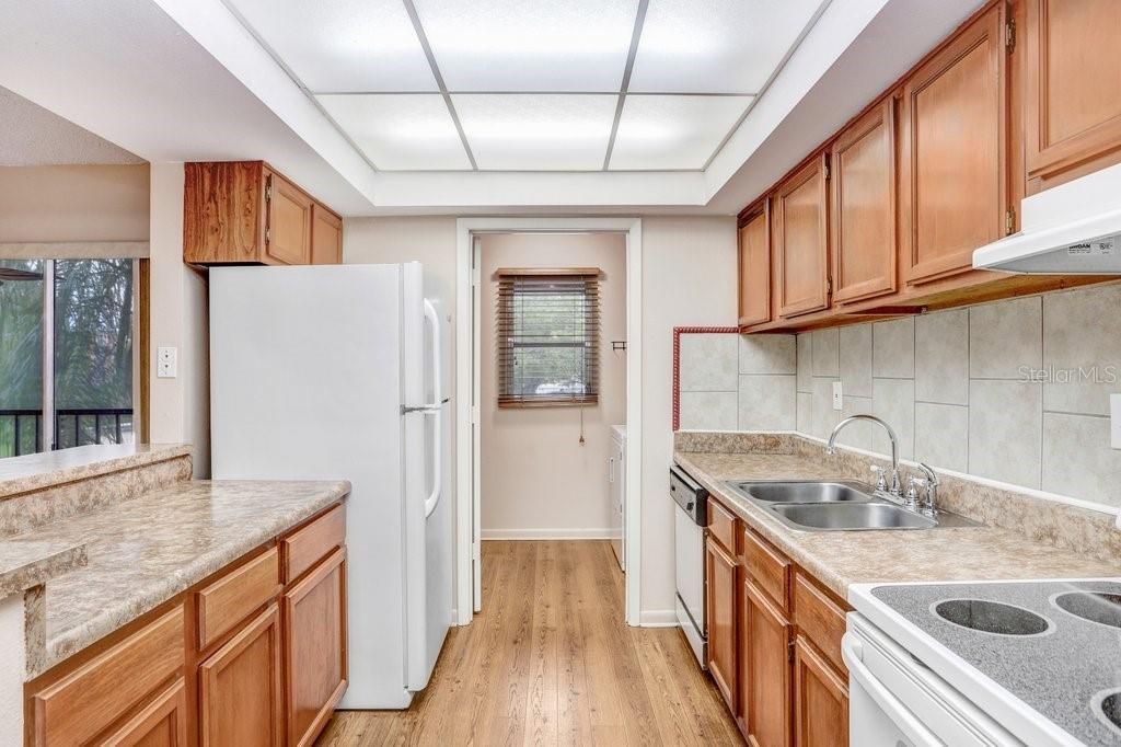 Activo con contrato: $99,000 (1 camas, 1 baños, 928 Pies cuadrados)