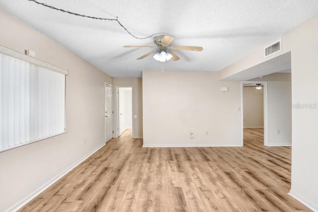 Activo con contrato: $99,000 (1 camas, 1 baños, 928 Pies cuadrados)