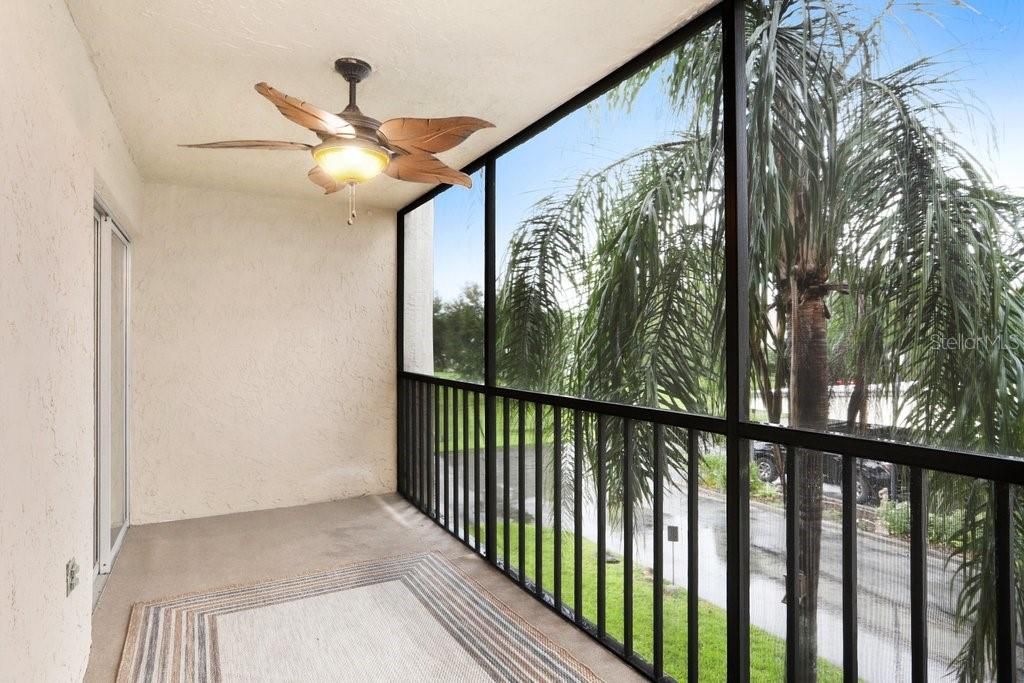 Activo con contrato: $99,000 (1 camas, 1 baños, 928 Pies cuadrados)