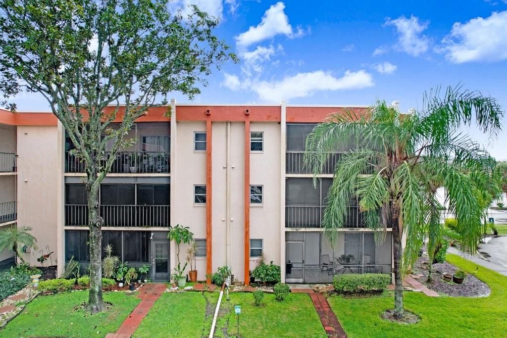 Activo con contrato: $99,000 (1 camas, 1 baños, 928 Pies cuadrados)