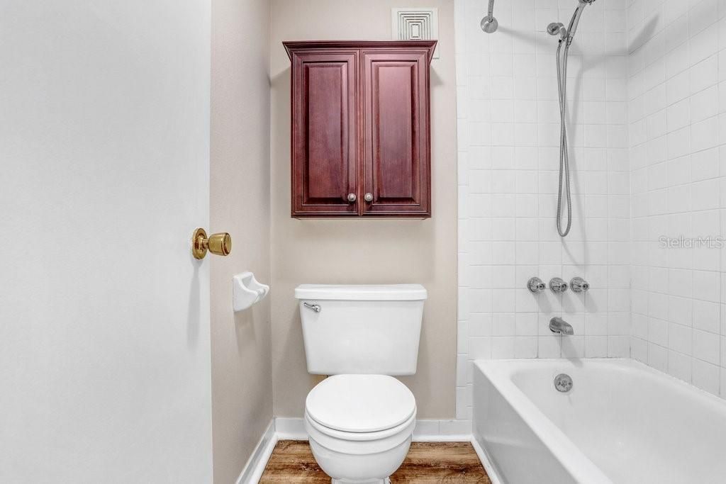 Activo con contrato: $99,000 (1 camas, 1 baños, 928 Pies cuadrados)