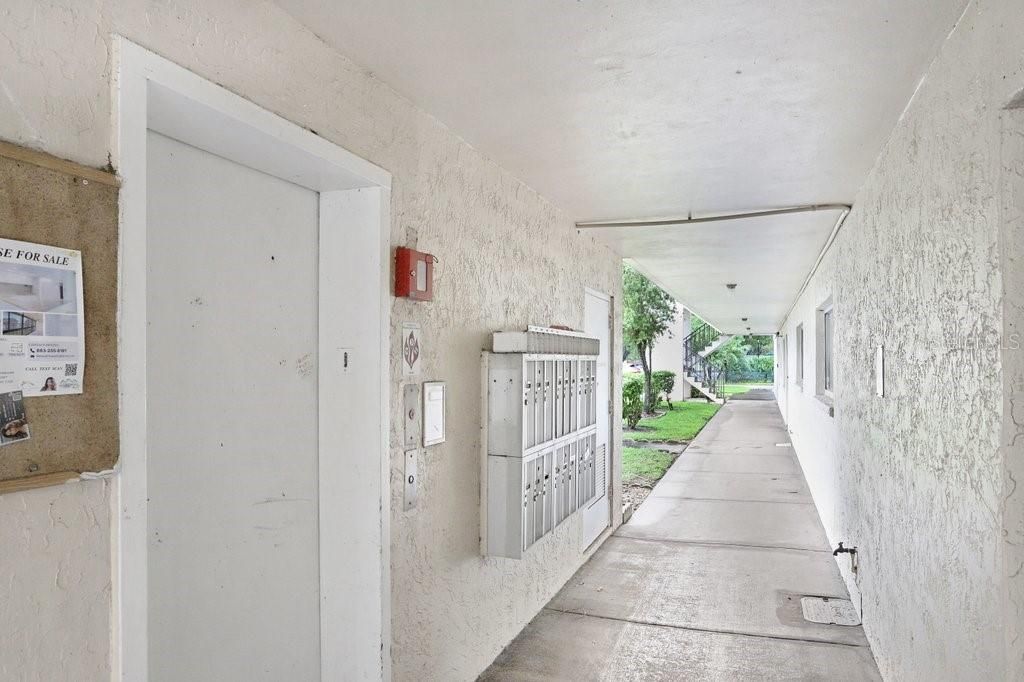 Activo con contrato: $99,000 (1 camas, 1 baños, 928 Pies cuadrados)