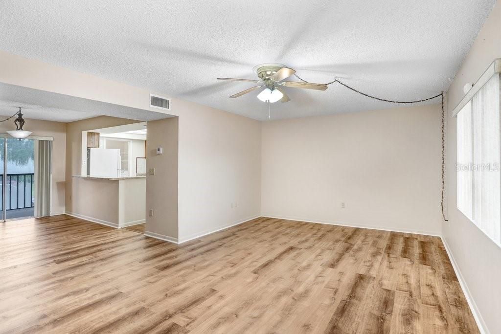 Activo con contrato: $99,000 (1 camas, 1 baños, 928 Pies cuadrados)