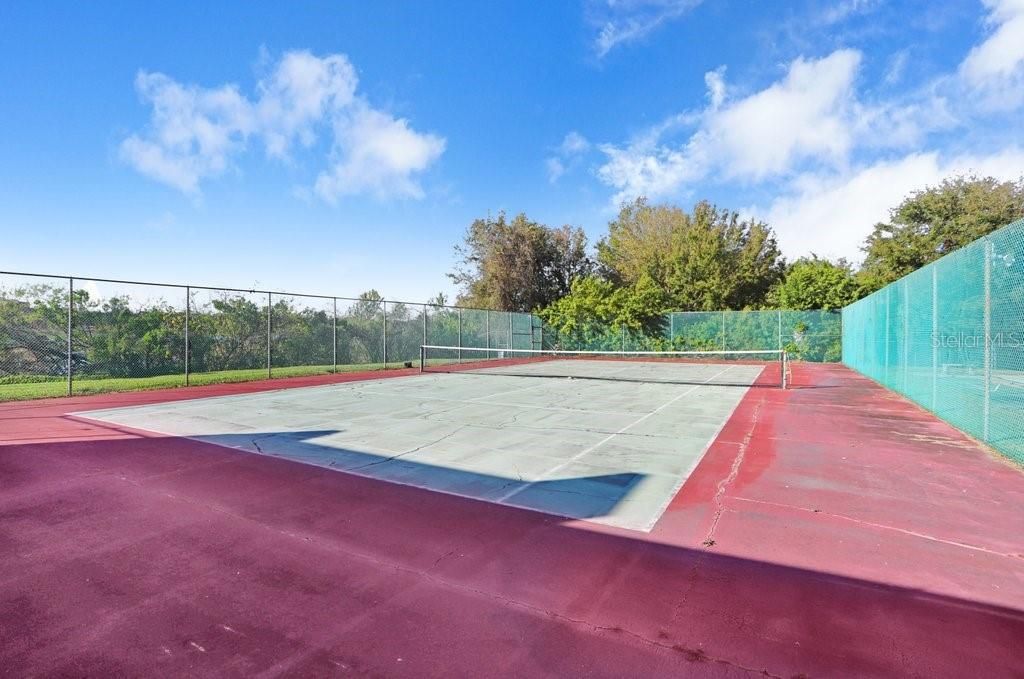 Activo con contrato: $99,000 (1 camas, 1 baños, 928 Pies cuadrados)