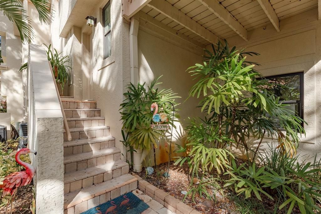 For Sale: $325,000 (2 beds, 2 baths, 1125 Square Feet)