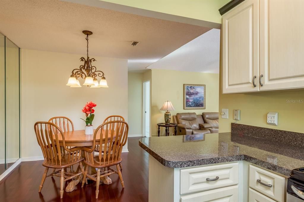 For Sale: $325,000 (2 beds, 2 baths, 1125 Square Feet)