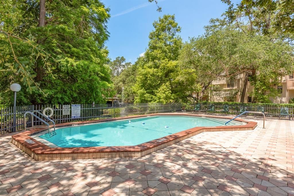 For Sale: $325,000 (2 beds, 2 baths, 1125 Square Feet)