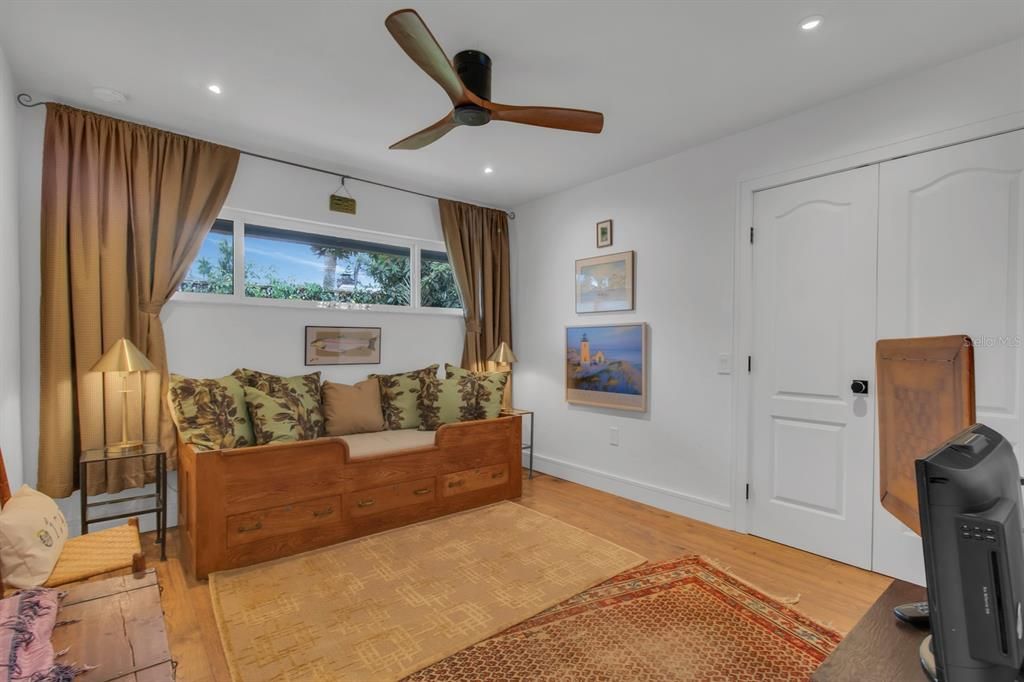 На продажу: $745,000 (3 спален, 2 ванн, 2433 Квадратных фут)