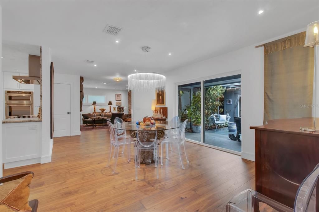 На продажу: $745,000 (3 спален, 2 ванн, 2433 Квадратных фут)