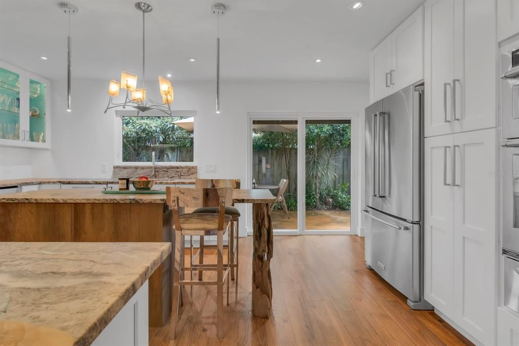 На продажу: $745,000 (3 спален, 2 ванн, 2433 Квадратных фут)