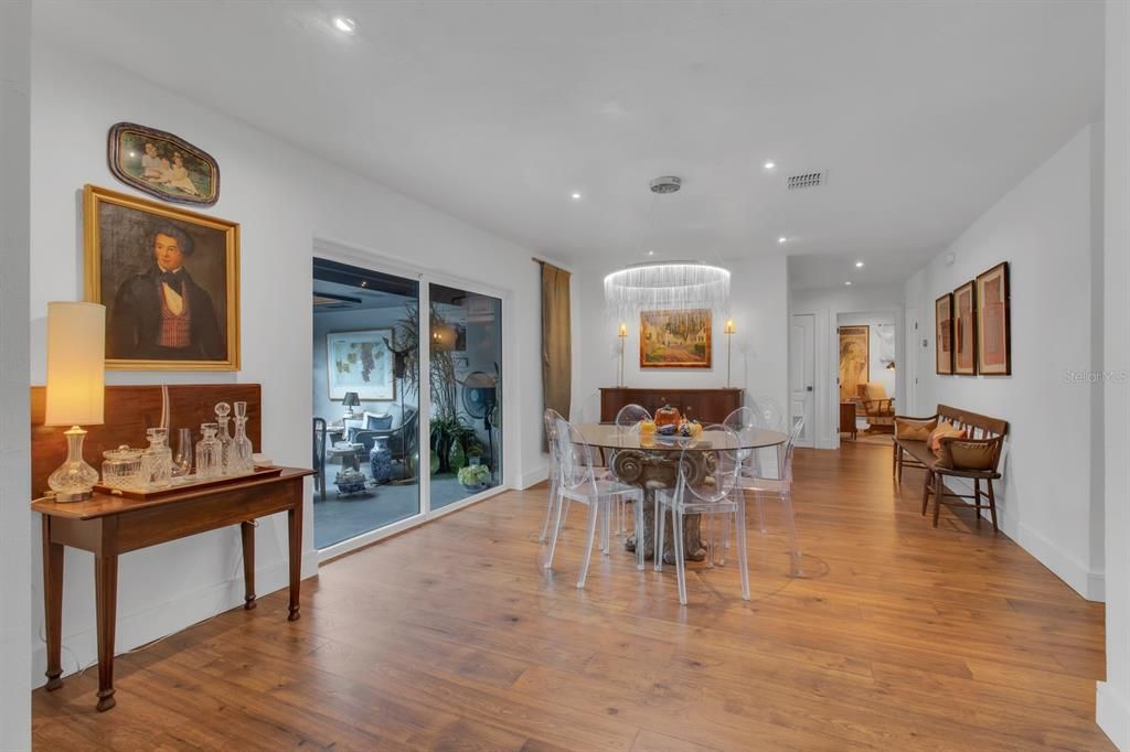 На продажу: $745,000 (3 спален, 2 ванн, 2433 Квадратных фут)