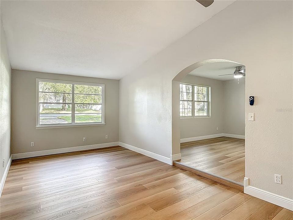 For Sale: $239,000 (3 beds, 1 baths, 1080 Square Feet)