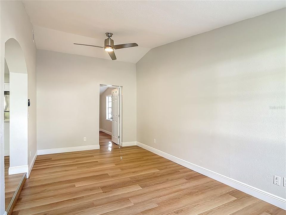 For Sale: $239,000 (3 beds, 1 baths, 1080 Square Feet)