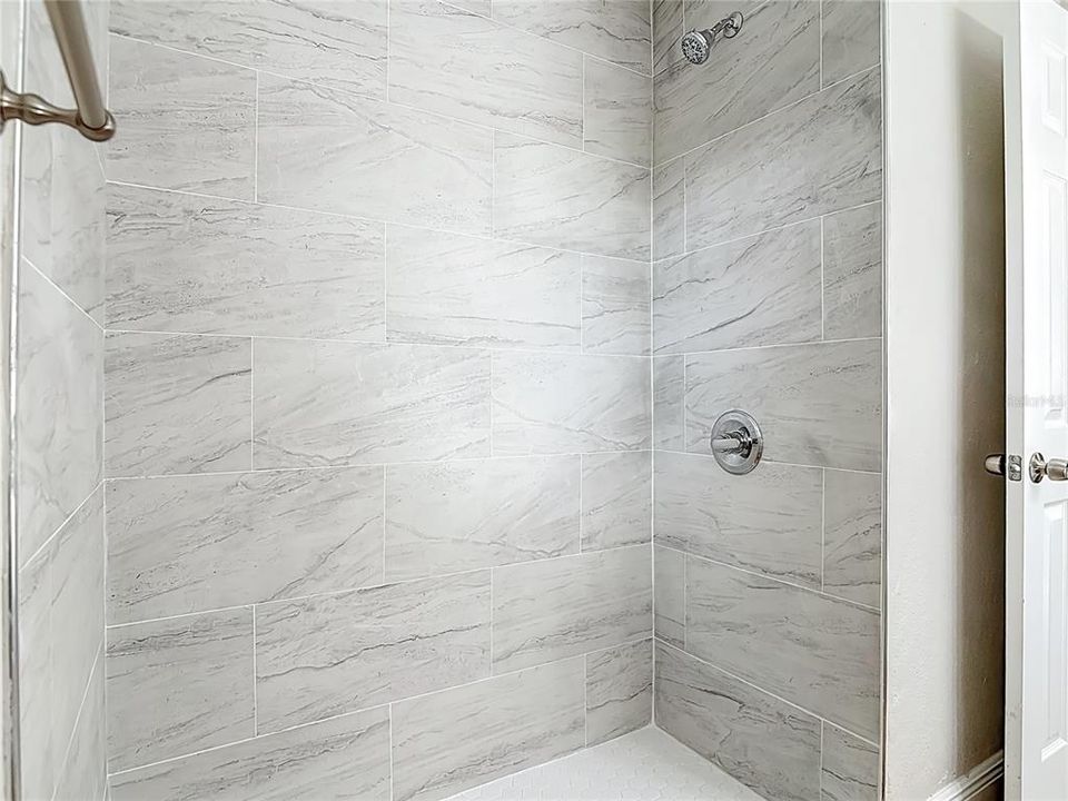 For Sale: $239,000 (3 beds, 1 baths, 1080 Square Feet)