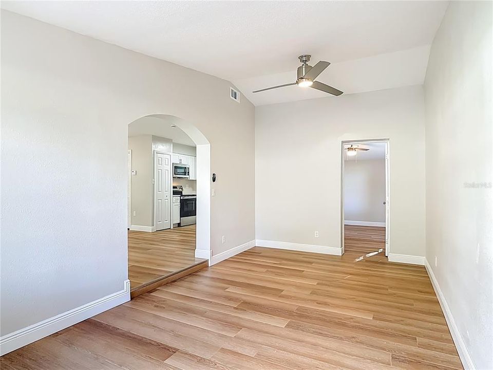 For Sale: $239,000 (3 beds, 1 baths, 1080 Square Feet)